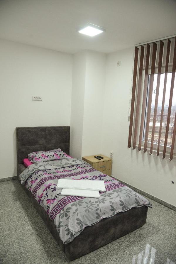 Binta Hostel Vranje Exterior foto